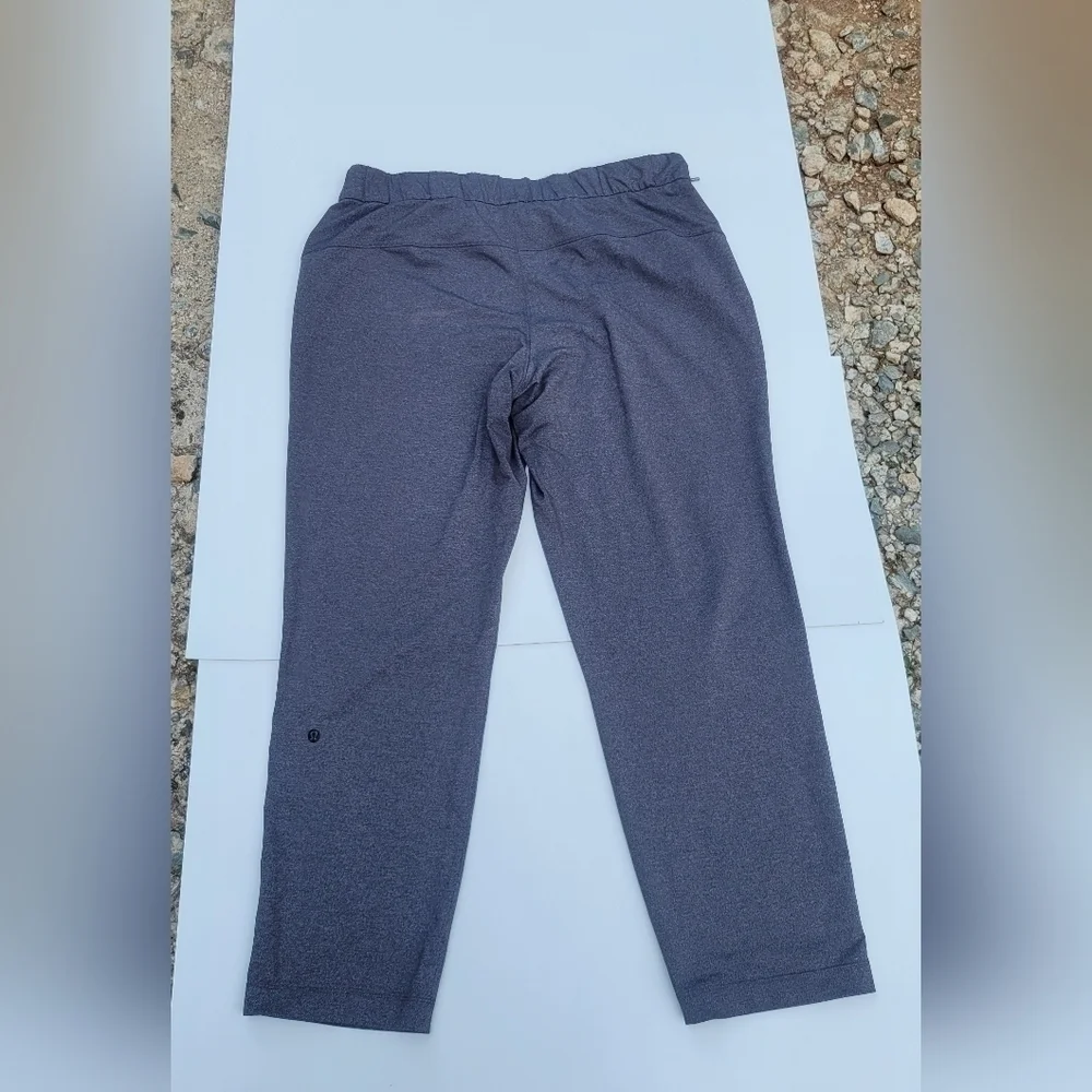 Lululemon athletica On the fly pant size 12.